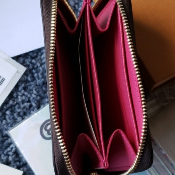 Louis Vuitton Damier Ebene Vivienne - Picture 4 of 10